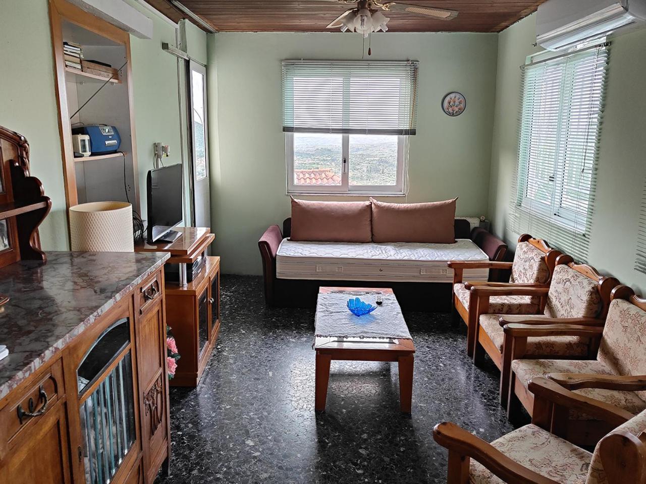 Vintage House With A Fantastic View Apartment Mavrommation Bagian luar foto
