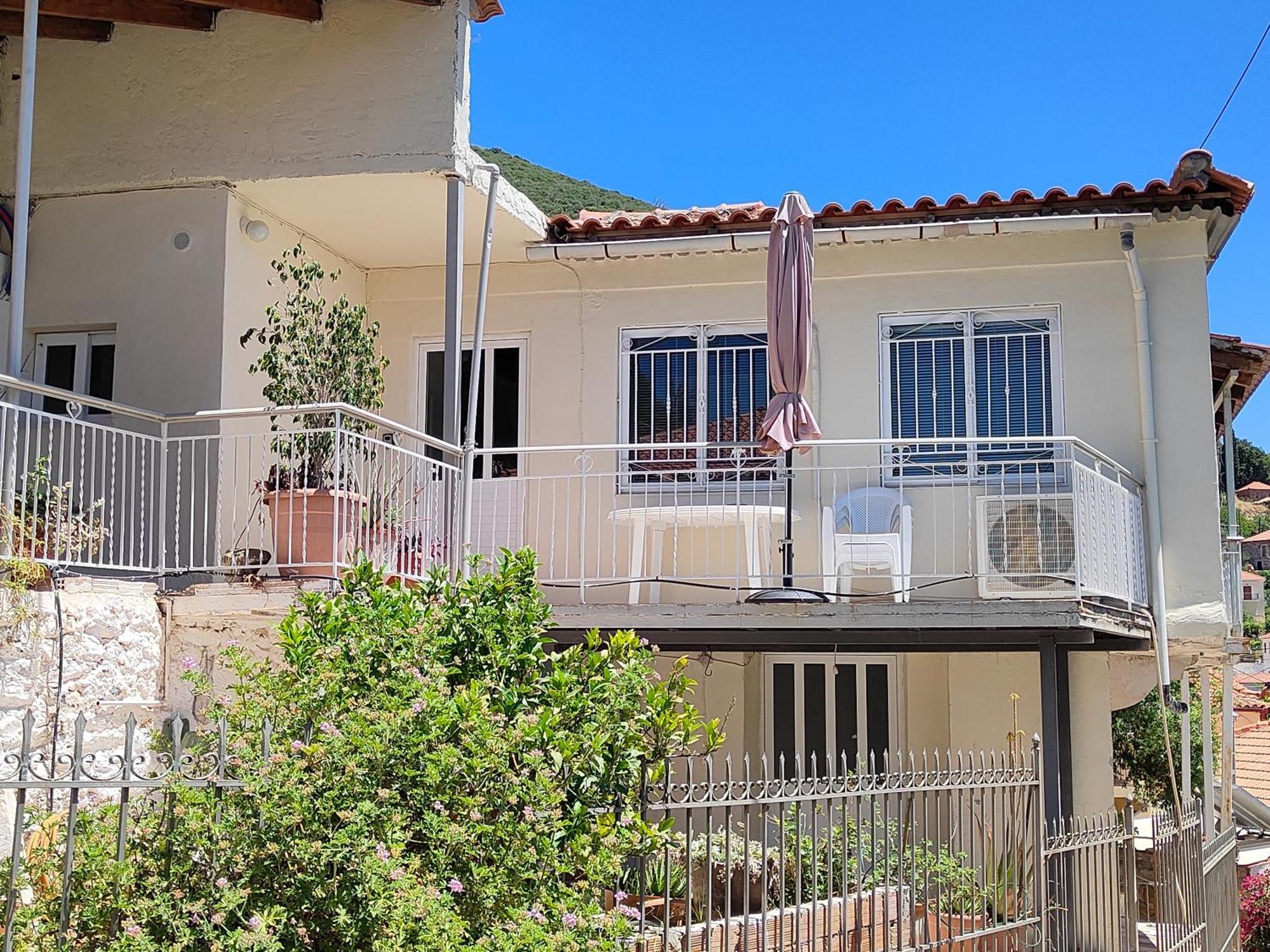 Vintage House With A Fantastic View Apartment Mavrommation Bagian luar foto